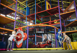 IPS Game Wall - indoor playpark
