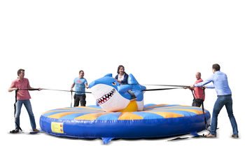 Trekrodeo Haai kopen voor kinderen en volwassenen. Bestel springkussens online bij JB Inflatables Nederland