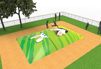 Inflatable springberg in thema konijn kopen voor kinderen. Bestel opblaasbare airmountain nu online bij JB Inflatables Nederland