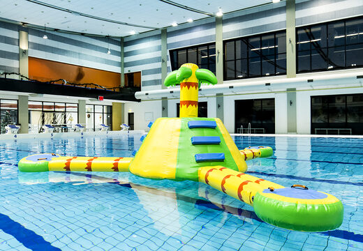 Luchtdichte speeleiland in jungle thema voor zowel jong als oud kopen. Bestel opblaasbare waterattracties nu online bij JB Inflatables Nederland 