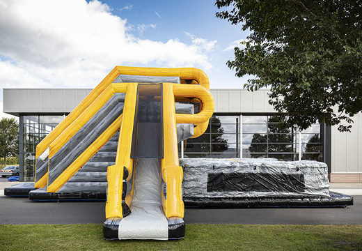 Spectacular inflatable Base Jump Pro Slide of 4 and 6 meters high and with an extra thick fall mat for both young and old. Buy inflatable attraction now online at JB Inflatables UK
