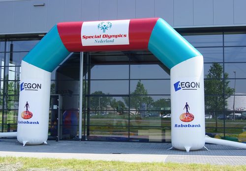 Gepersonaliseerde opblaasbare special olympics finishboog bestellen voor sport evenementen bij JB Inflatables Nederland. Reclamebogen in alle soorten en maten razendsnel op maat gemaakt